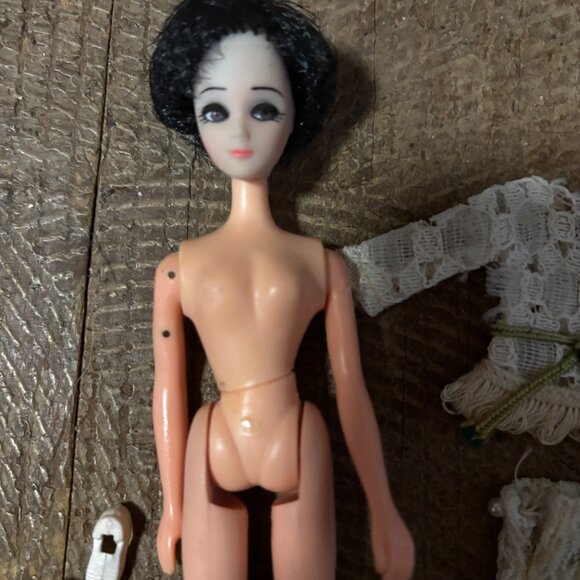 Topper Dawn Doll Majorette Kit H17 wearing Bell Bottom Bounce 717 - Picture 2 of 3